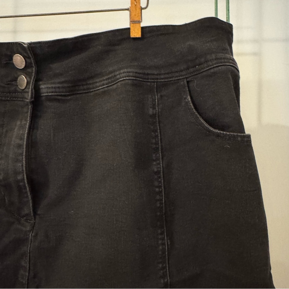 Universal Standard Plus Size “L” Black Knee Length Denim Skirt 22/24 - Picture 3 of 8